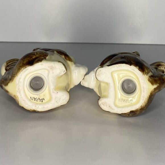 Cute Chipmunks Holding Flower Salt & Pepper Shakers - Picture 5 of 7